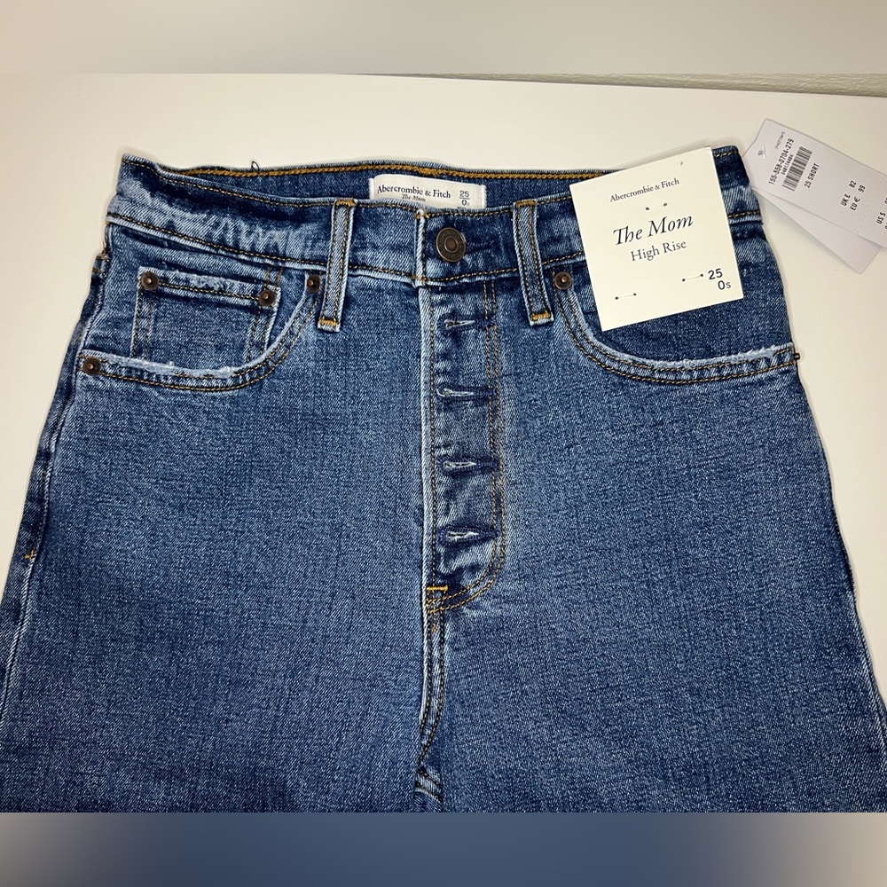 Abercrombie & Fitch Blue High-Waisted Vintage Jeans